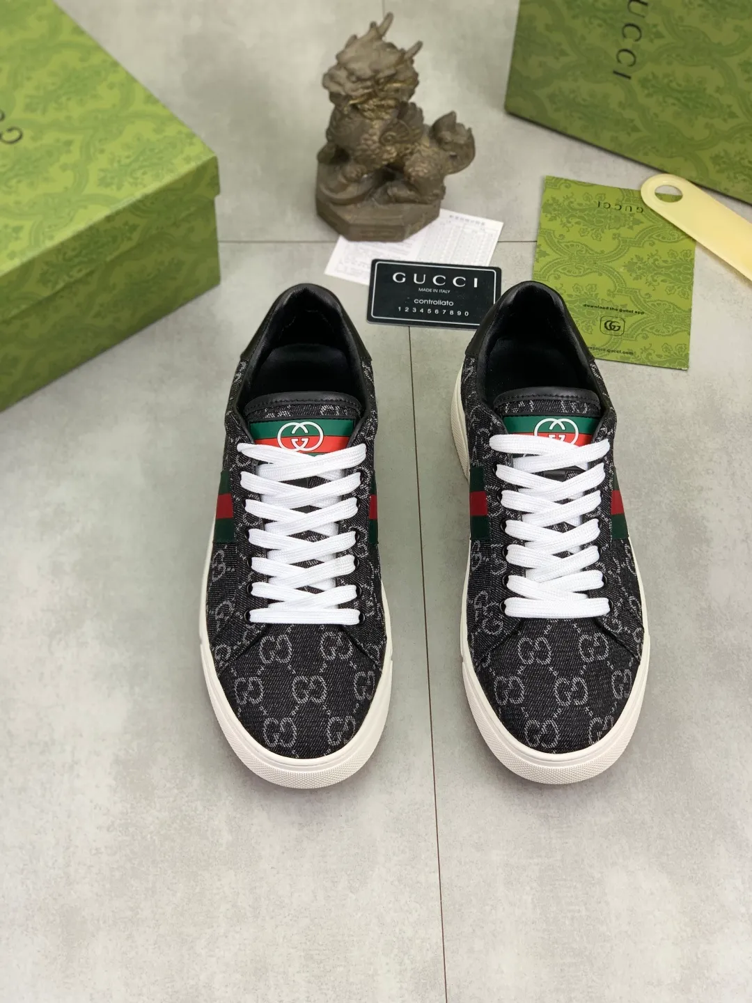 Men's men's shoes P400💰【New style】🆘 The latest model from Gucci's official website🎁Classic casual and fashionable men's shoes👟Hot style💥The style is simple and elegant, exclusive for trendy men. Unique official website's latest brand elements👑Gucci original decoration, fashionable and generous, the fabric is made of original soft calfskin➕Comfortable soft sheepskin lining ✅The official website specifies wear-resistant rubber outsole_full of elasticity, classic model taken in real life🎬Color: 2️⃣colors available😍Number: 38-44